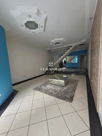 Conheça sua casa dos sonhos na Mooca, ao lado da Av. Paes de Barros: Sobrado com 3 quartos, 4 vagas cobertas e quintal com churrasqueira