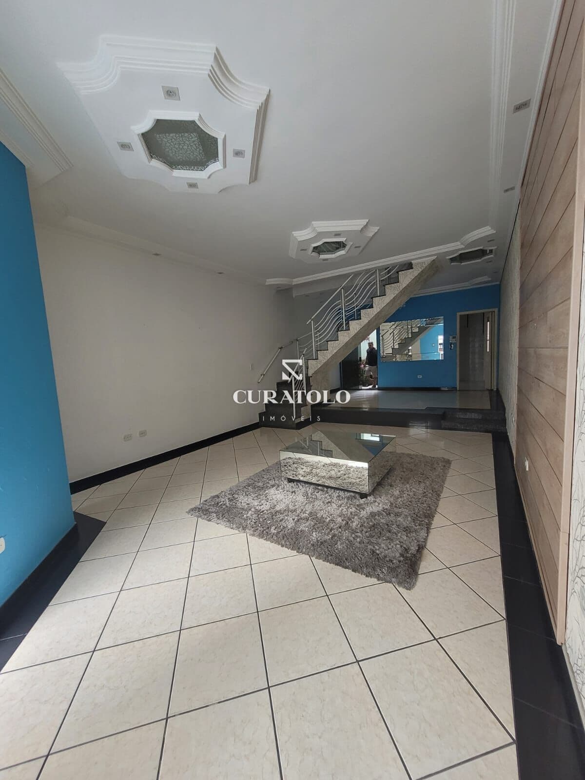 Conheça sua casa dos sonhos na Mooca, ao lado da Av. Paes de Barros: Sobrado com 3 quartos, 4 vagas cobertas e quintal com churrasqueira