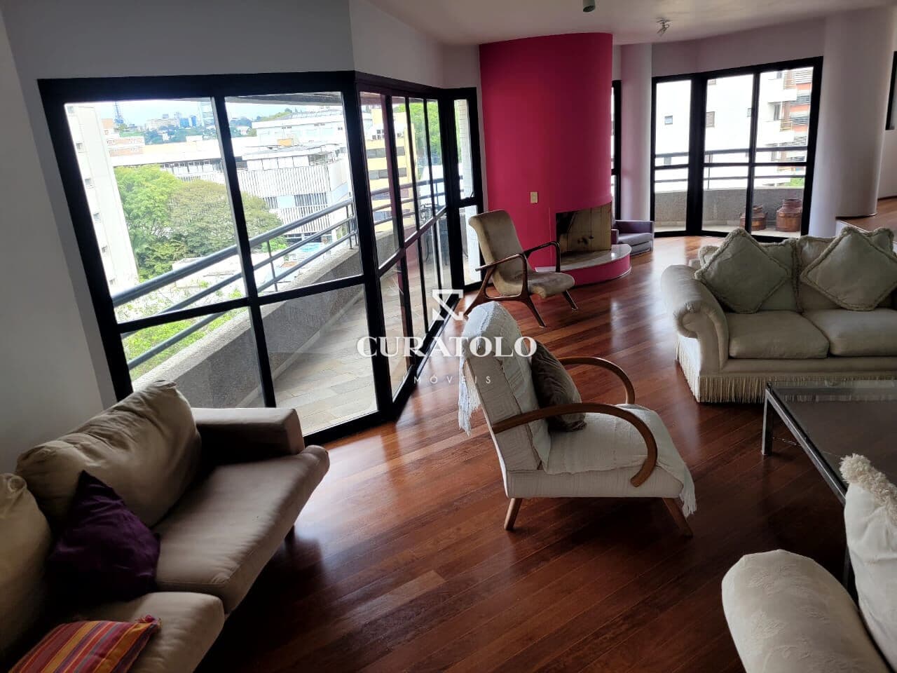 Apartamento alto padrão à venda com 220 m², 3 suítes, 4 vagas, Perdizes, São Paulo.