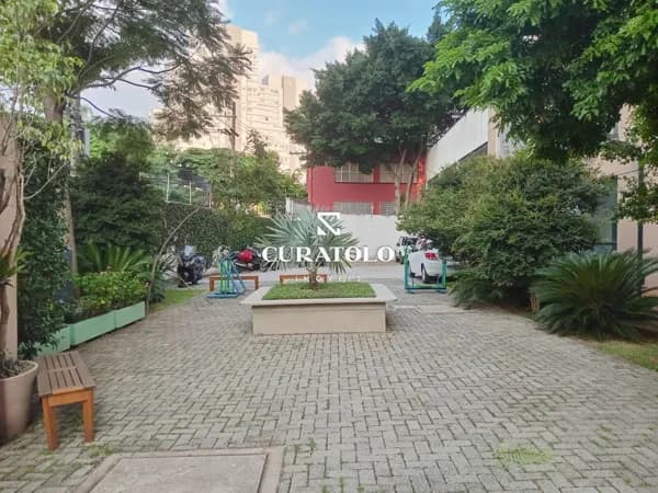 Conquiste seu novo lar no Cambuci, Apartamento pronto pra morar , com 36 mts, ótima localização, varanda e vaga!