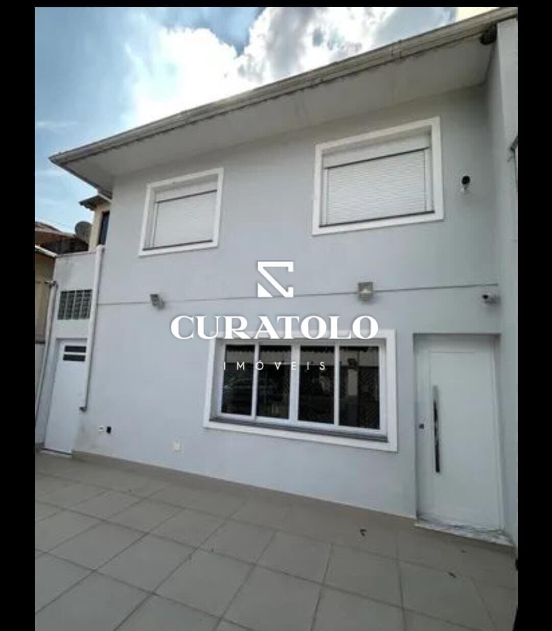 Sua nova casa de alto padrão na Vila Mariana, a 11 min a pé do Metrô. Sobrado com 3 Dorms, sendo 2 Suítes, 2 Vagas e quintal
