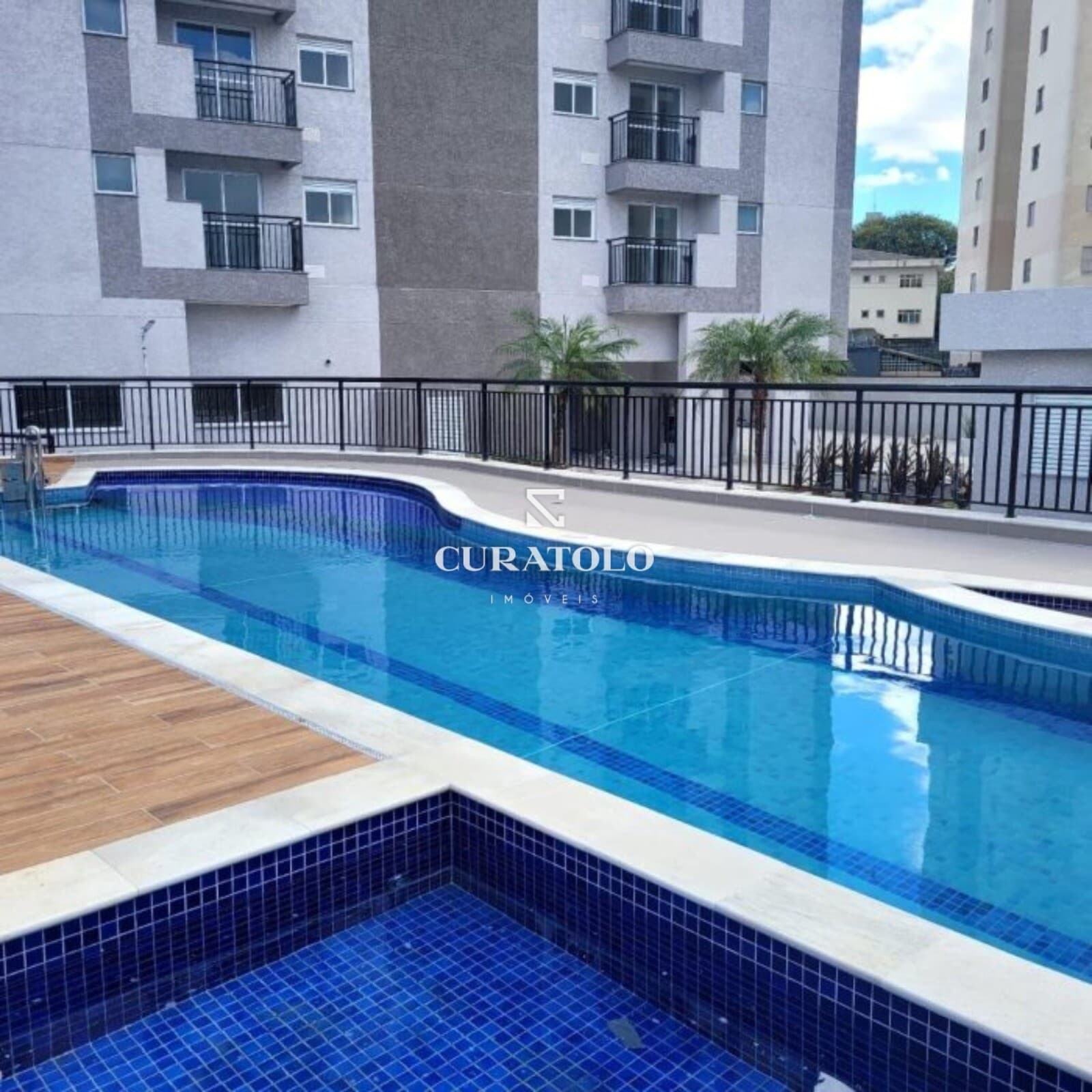 Viva com conforto e comodidade em São Bernardo, a 20 mts da Rua Marechal Deodoro. Apartamento pronto de 48m² com 2 Dorms, Varanda e 1 Vaga