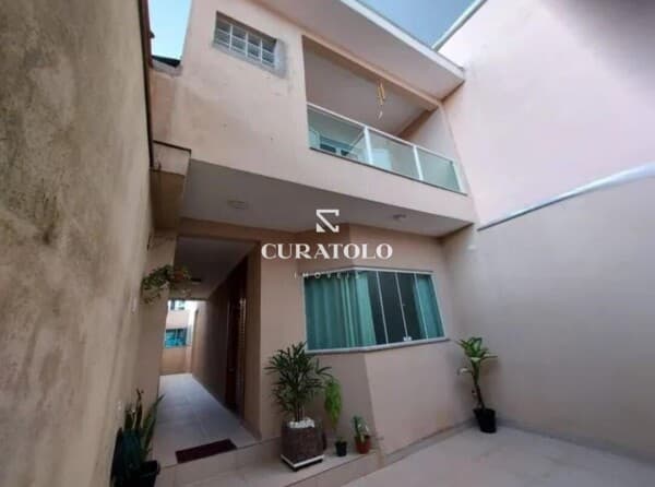 Moradia perfeita para a sua família: Lindo Sobrado com 3 Dorms, 4 Vagas e área gourmet com churrasqueira na Penha - Próximo do Shopping Penha e Metrô Penha