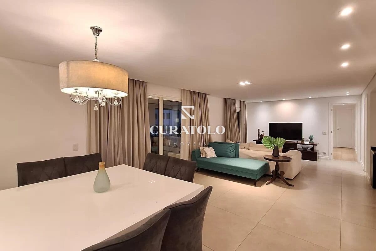 Apartamento à venda com 200 m², 3 quartos, varanda gourmet e 2 vagas no Barra Funda, São Paulo.