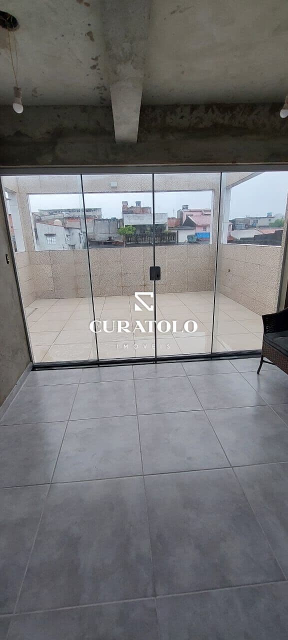 IMÓVEL COM QUATRO CASAS E SALÃO DE FESTAS - EXCELENTE PARA VOCÊ INVESTIR!