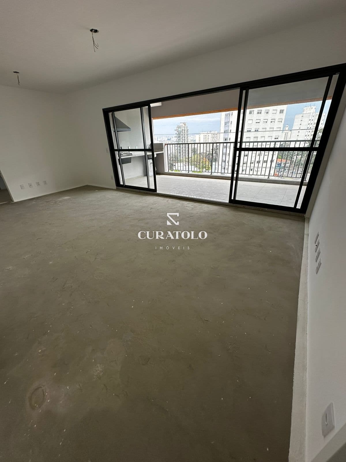 Apartamento à venda com 3 suítes no Alto da Mooca, São Paulo.