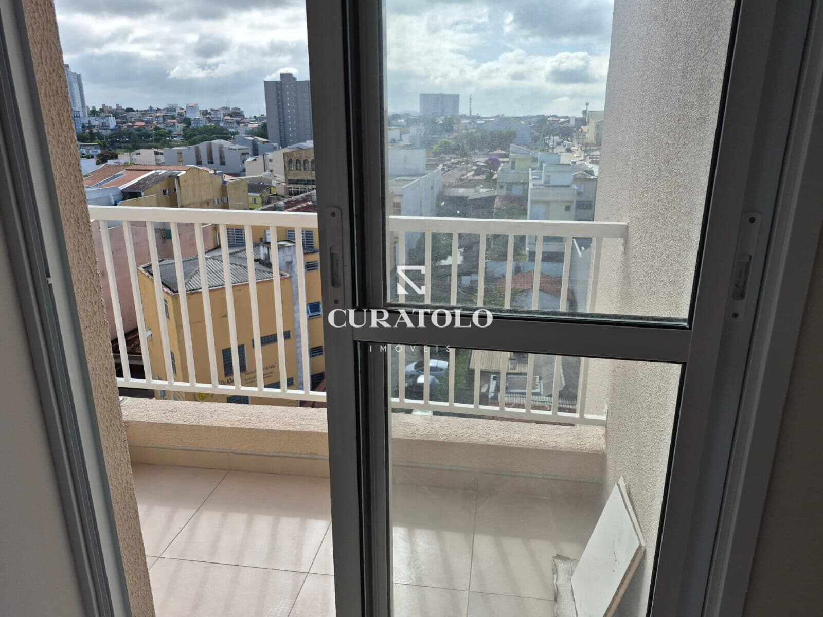 Apartamento à venda 47 m², 2 quartos, varanda e vaga na Vila Curuça, Santo André.