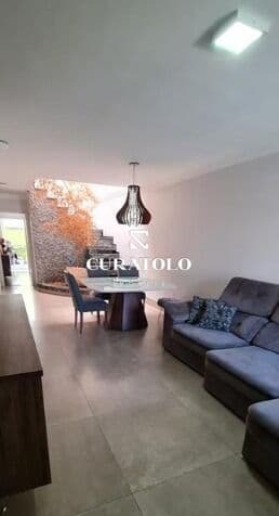 Sobrado com 3 dormitórios, churrasqueira, varanda e 2 vagas cobertas - Vila Salete / Penha