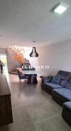 Sobrado com 3 dormitórios, churrasqueira, varanda e 2 vagas cobertas - Vila Salete / Penha