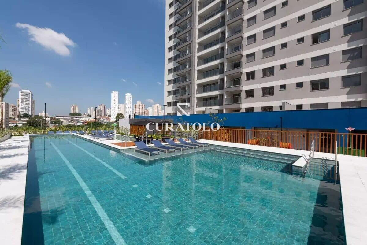 Seu novo lar na Saúde: Apartamento de 1 Dorm com Vaga e Varanda a 5 min do Metrô São Judas – Condomínio Clube