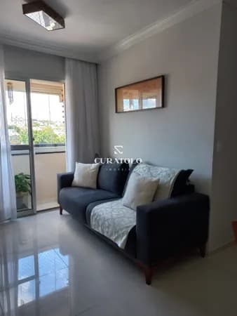 Apartamento à venda, de 2 quartos, varanda e 1 vaga no bairro Vila Bela