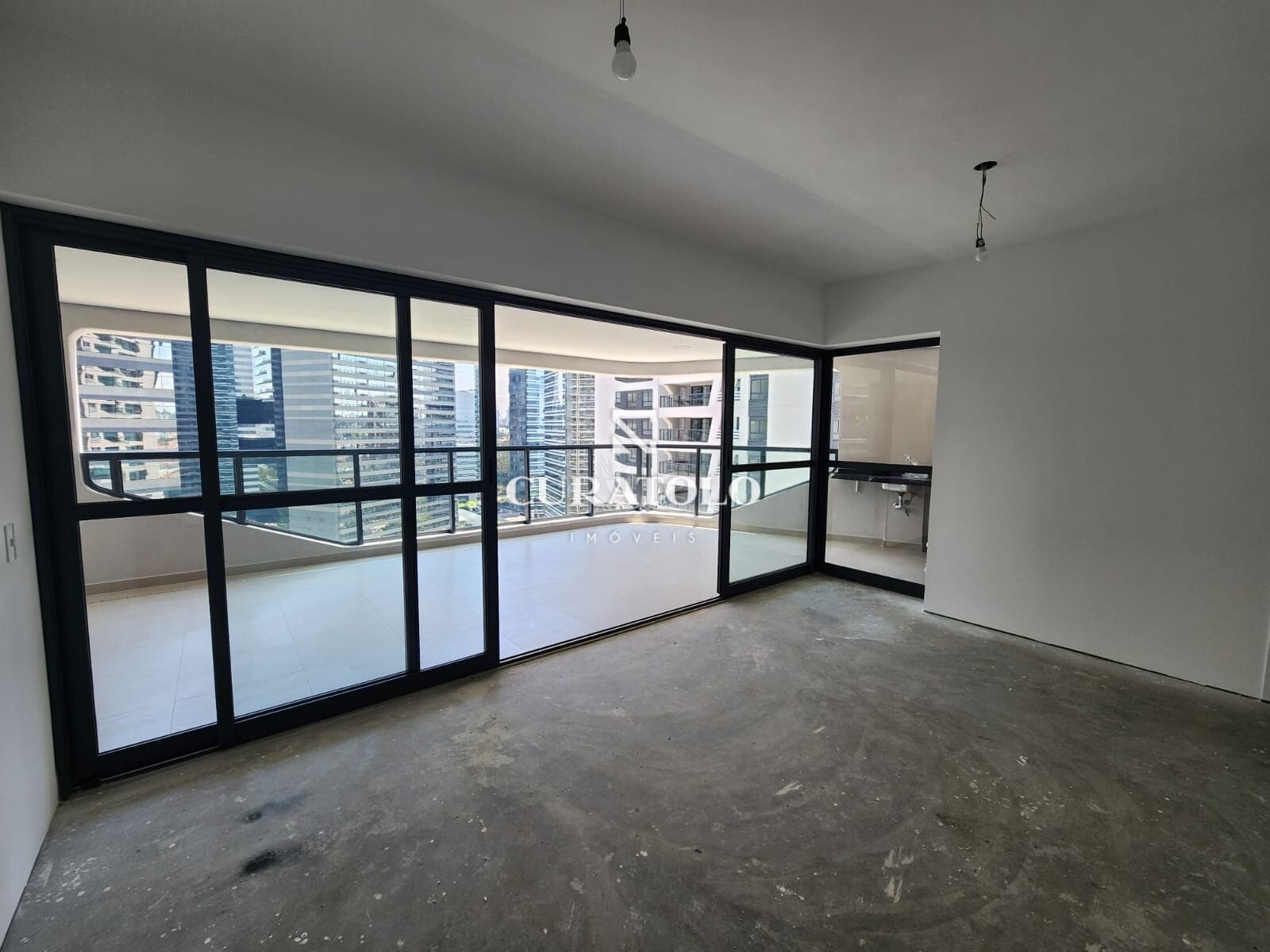 Seu apartamento dos sonhos na Chácara Santo Antonio. Apartamento de alto padrão pronto de 162 m² com 3 Suítes, 3 Vagas e Lazer Completo ao lado do Shopping Parque da Cidade