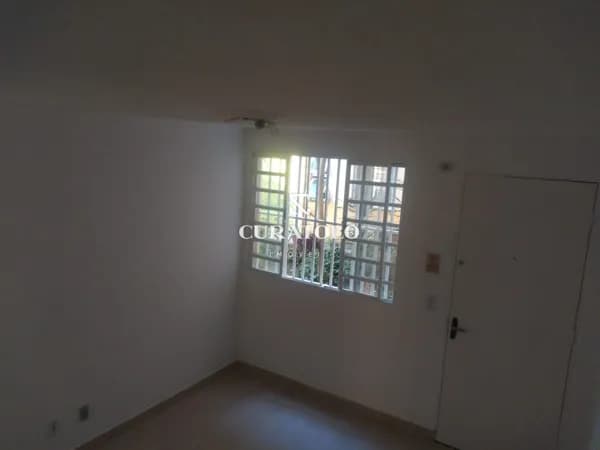 Apartamento à venda no Conjunto Hab. Santa Etelvina, de 2 quartos e 1 vaga