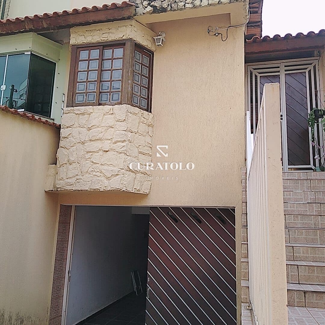 Casa Sobrado à venda no bairro do Limão, com 4 quartos/suítes, 6 vagas e quintal com churrasqueira
