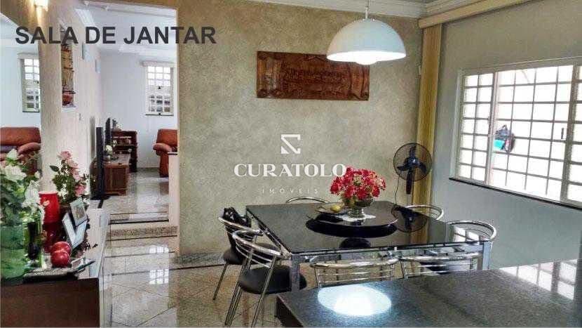 Moradia perfeita para a família: belíssimo sobrado em São Caetano do Sul de 233 m2 com 4 dormitórios, quintal, espaço gourmet e ótima localização!