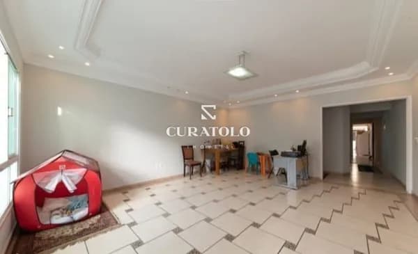Moradia perfeita para a família: belíssimo sobrado em São Caetano do Sul de 325 m2 com 3 suítes, quintal, churrasqueira e ótima localização!