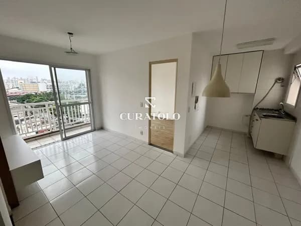 Conquiste seu novo lar no Brás. Apartamento com 54 mts, 2 dormitórios, varanda e ótima localização!