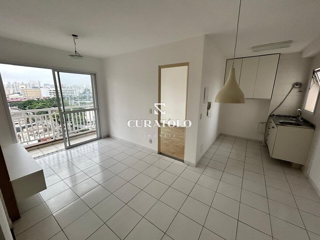 Conquiste seu novo lar no Brás. Apartamento com 54 mts, 2 dormitórios, varanda e ótima localização!