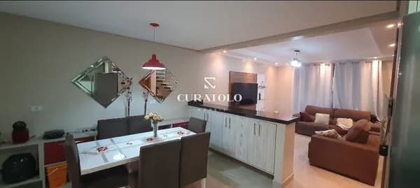 Conquiste seu novo e belíssimo lar! Sobrado com 199 mts em São Bernardo do Campo, 3 suítes, garagem com 4 vagas cobertas, ótima localização!