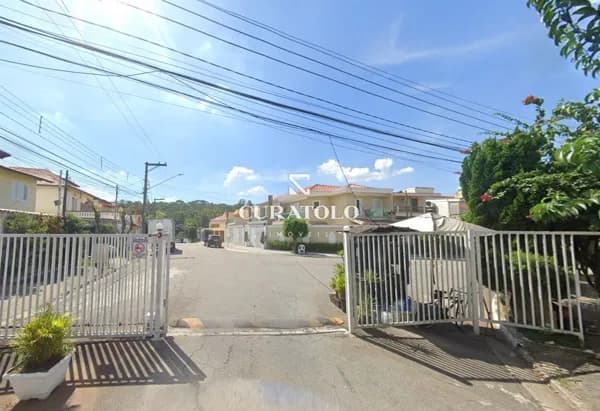 Casa em condomínio à venda no Jardim Líbano, com 3 quartos/suítes, 4 vagas e área gourmet