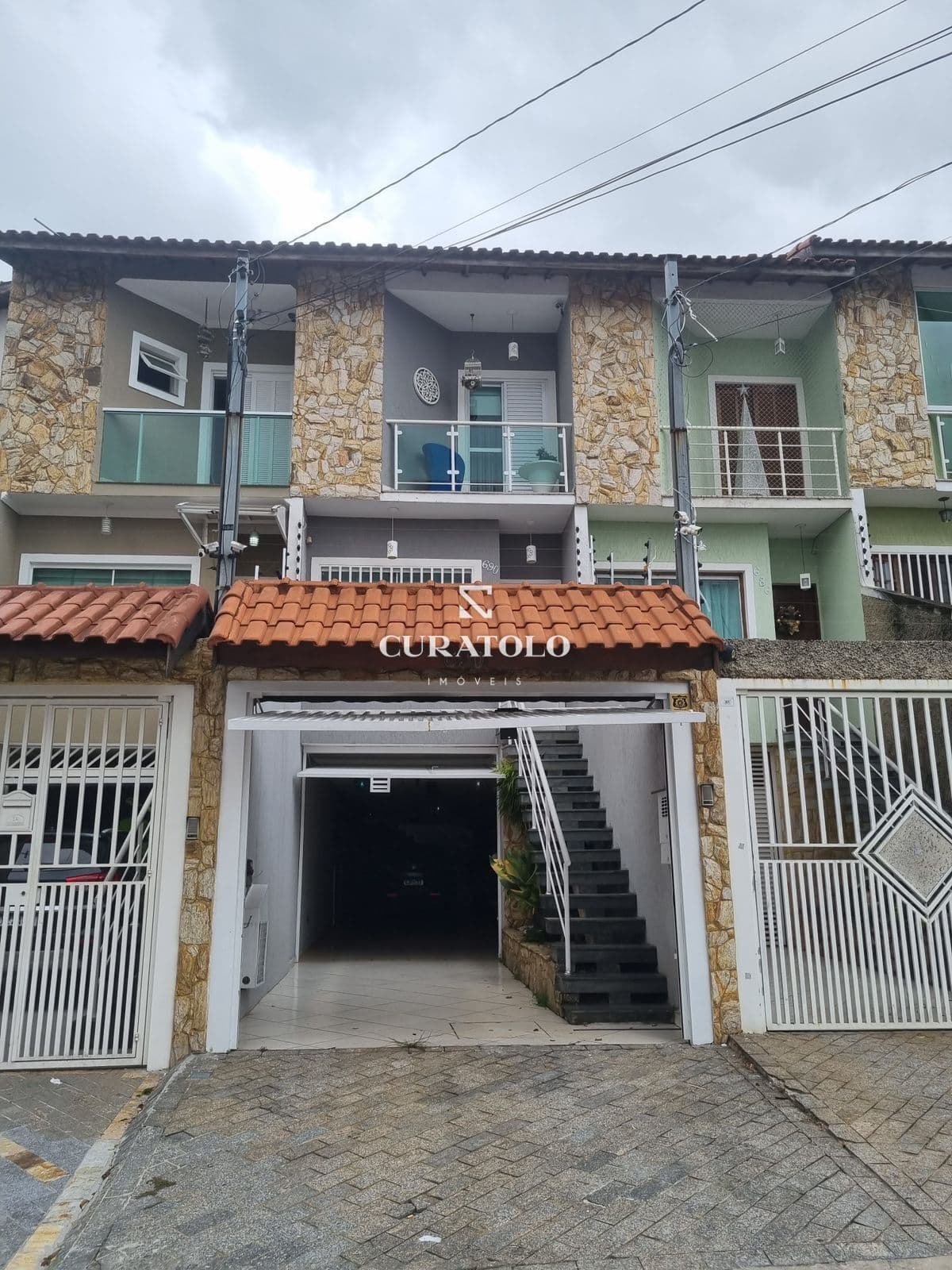Sua nova casa está aqui, na Vila Ré, a 8 minutos a pé do Metrô Patriarca-Vila Ré: com 300 m², 3 quartos/suítes, 4 vagas e quintal - Mobiliado