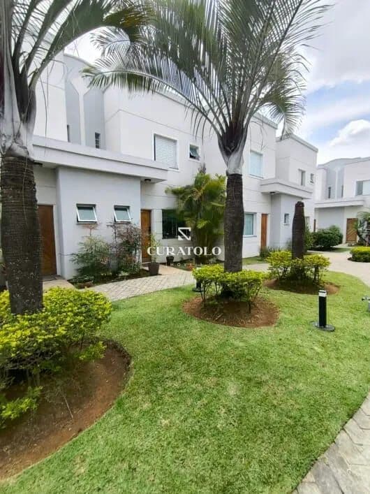 Sobrado em condomínio à venda com 147 m², 3 quartos, varanda e 2 vagas, Vila da Saúde, São Paulo.
