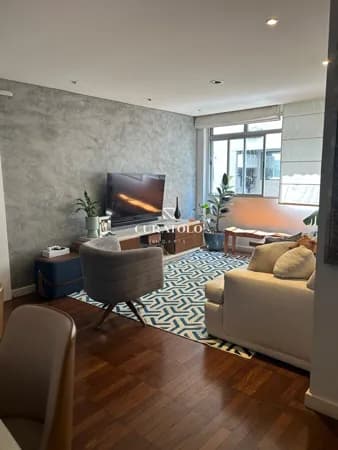 Apartamento à venda com 100 m², 2 quartos e vaga na Santa Cecília, São Paulo.