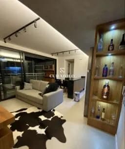 Conheça esse lindo apartamento ao lado do Metrô São Judas, totalmente mobiliado, de 61 m², com 2 quartos, 1 vaga e varanda, é perfeito para você e sua família.