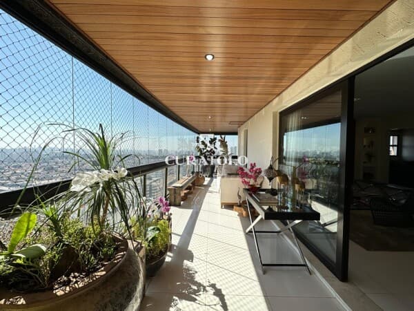 Seu Novo Apartamento de Alto Padrão na Chácara Klabin, a 7 min do metrô, com espaçosos 374 m² , 4 Suítes, 6 Vagas Cobertas e Varanda Gourmet