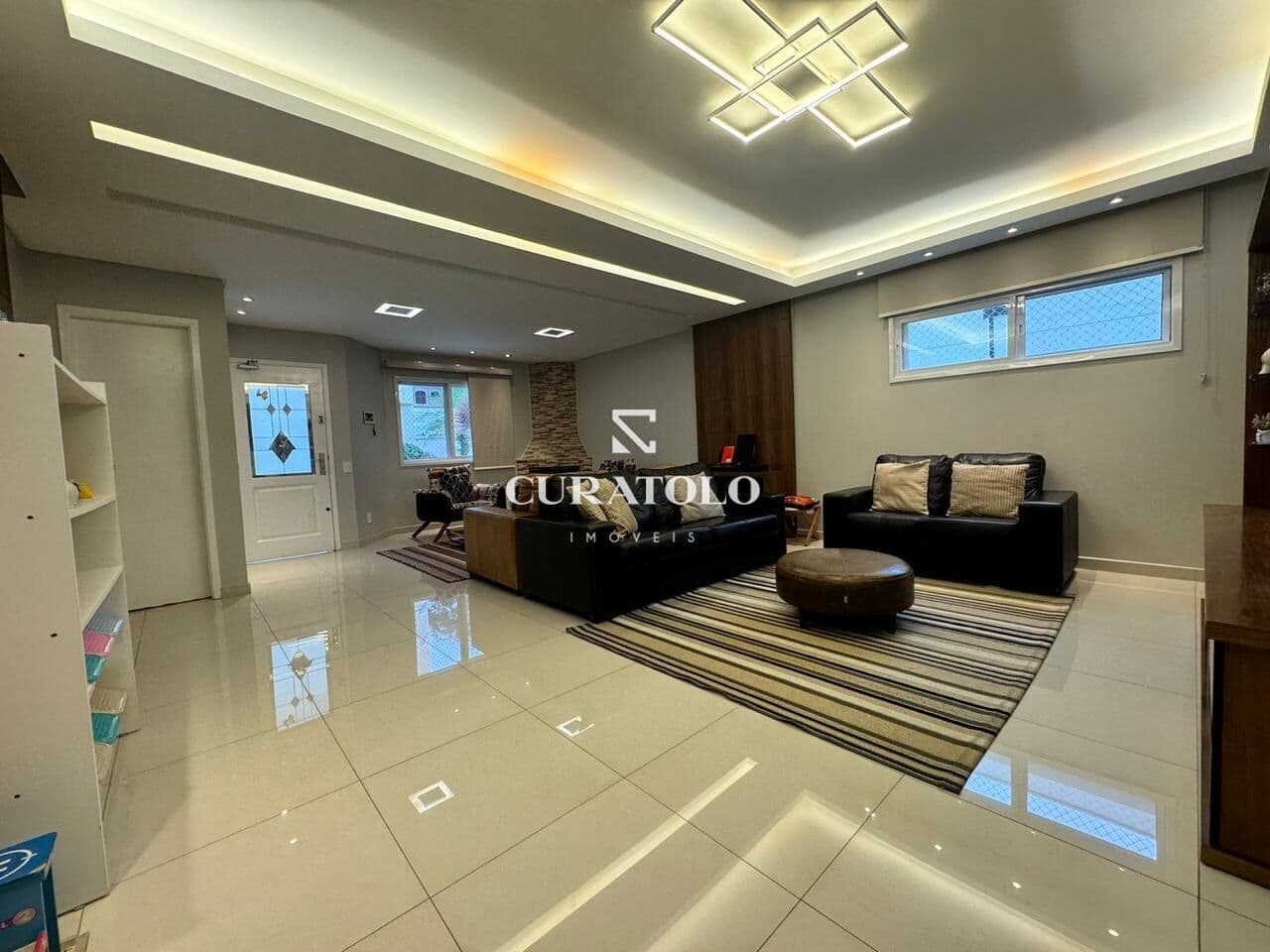 Casa em Condomínio Fechado no Jardim Prudência – Conforto, Segurança e Lazer Completo! Com 4 Dorms, 4 vagas e amplo quintal com churrasqueira