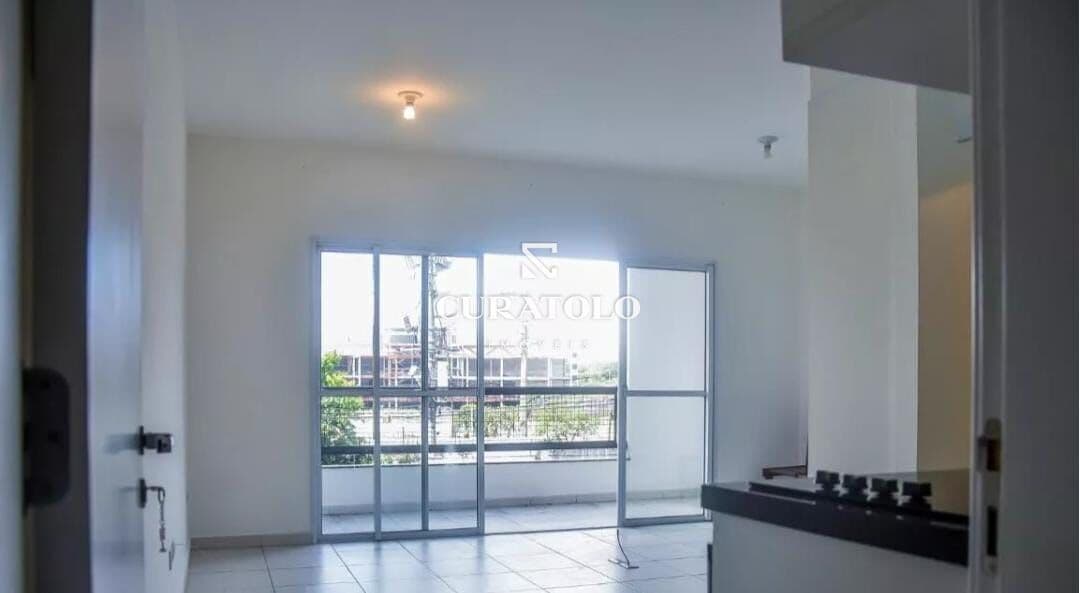 Studio aconchegante no Cambuci, ao lado do Carrefour, para uma vida urbana incrível! Com 1 Quarto e varanda, para moradia ou investimento.