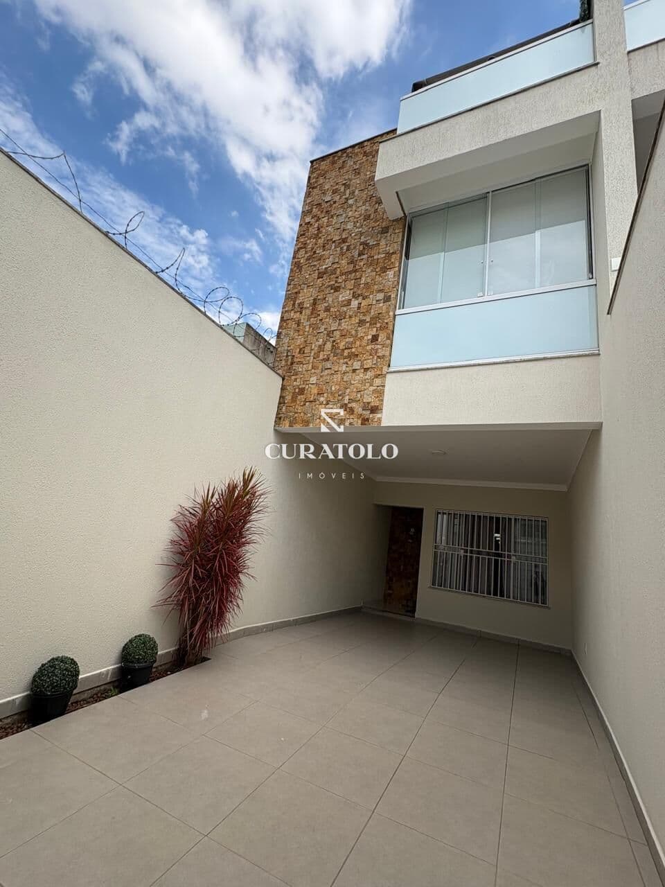 Casa/sobrado à venda com 215 m², 4 quartos, terraço gourmet e 2 vagas, Vila Carrão, São Paulo.
