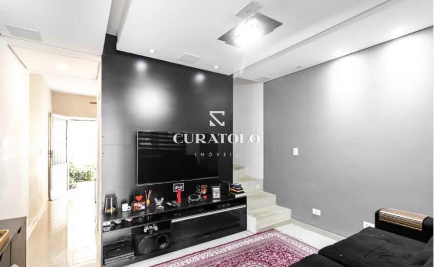 Moradia perfeita para sua família na Vila Ré, a 850 mts do Metrô Patriarca. Casa de 64 m² com 2 quartos, 1 vaga e quintal