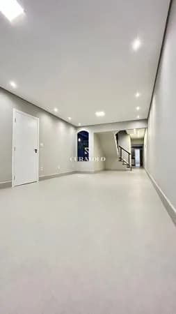 Casa à venda com 3 quartos e 4 vagas na Vila Pires, Santo André