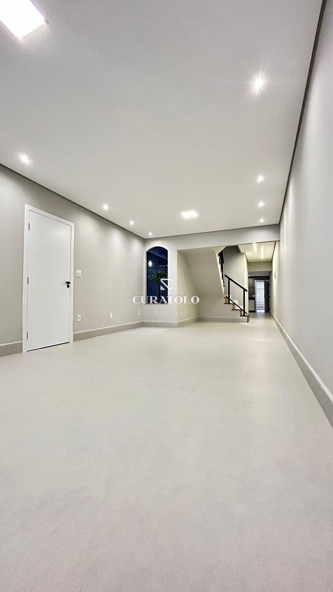 Casa à venda com 3 quartos e 4 vagas na Vila Pires, Santo André
