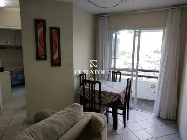 Seu Refúgio no Sítio Mandaqui: Apartamento com 2 Dormitórios, Varanda e Vaga coberta ao lado da Av. Imirim e Santana Parque Shopping