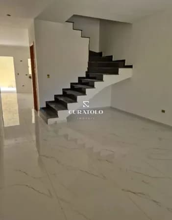 Casa/sobrado à venda com 131 m², 3 quartos e 2 vagas na Vila Prudente, São Paulo.