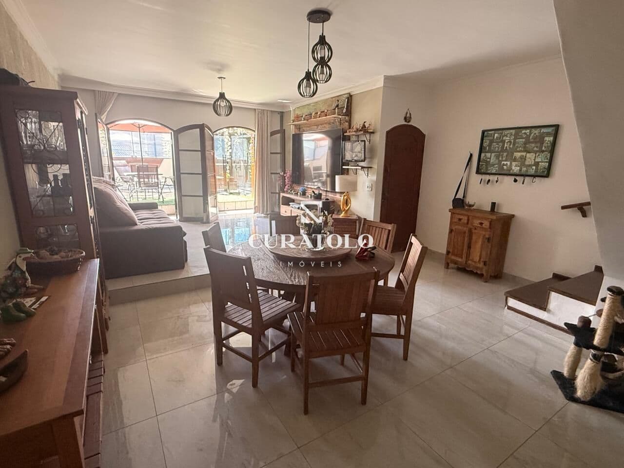 Casa/sobrado à venda com 220 m², 3 quartos, quintal e 3 vagas, Jardim Palermo, São Bernardo do Campo.