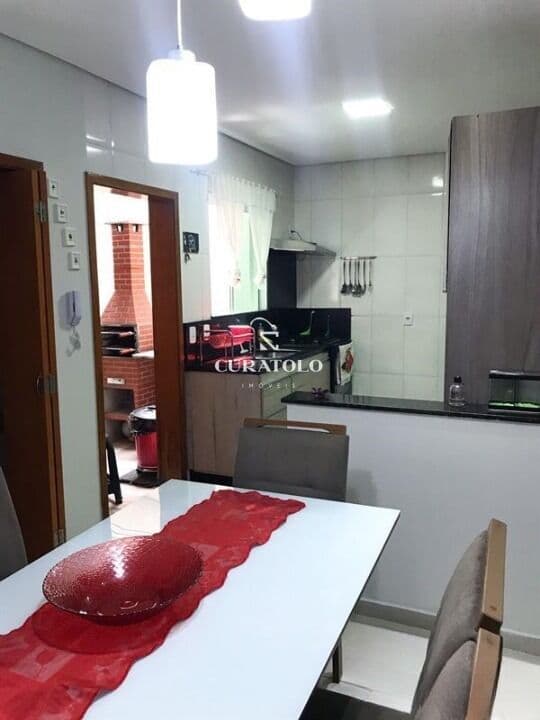 Venha conhecer a casa ideal para viver com conforto a 3 min do Metrô Patriarca: Casa em condomínio com 3 quartos, 2 vagas cobertas e churrasqueira