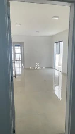 More bem no Parque das Nações, Santo André: Conheça esse excelente apartamento de 2 quartos, varanda e 2 vagas - Estilo “sem” condomínio