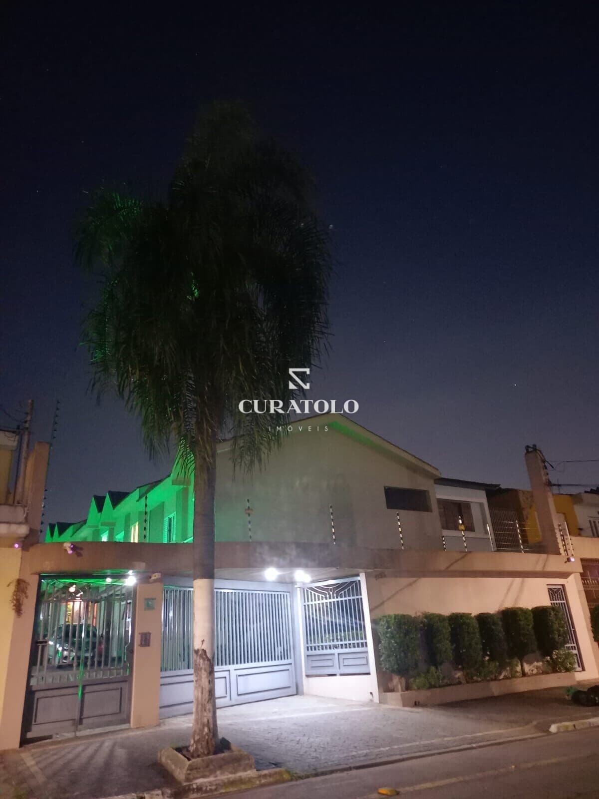 Conforto e Comodidade na Vila Carrão: Lindo Sobrado em condomínio com 3 Suítes, Churrasqueira e 2 Vagas