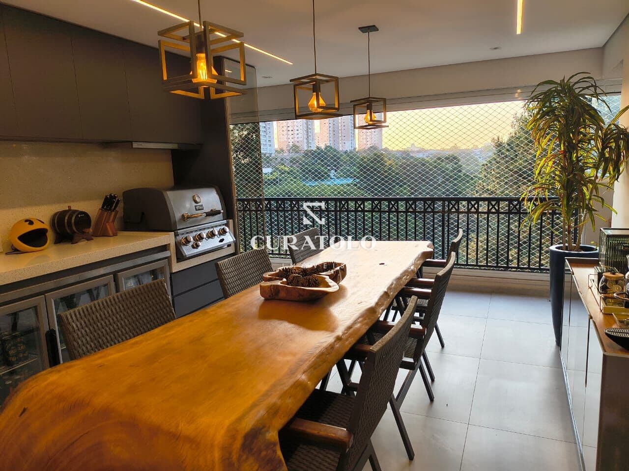 Apartamento à venda com 201 m² e 3 quartos, varanda gourmet e 3 vagas, Vila Suzana, São Paulo.