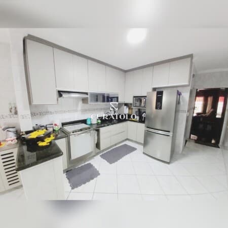 Viva com conforto e espaço: Sua nova casa no Jd Rodolfo Pirani com 3 Dorms 3 Vagas e Ambientes amplos e bem iluminados