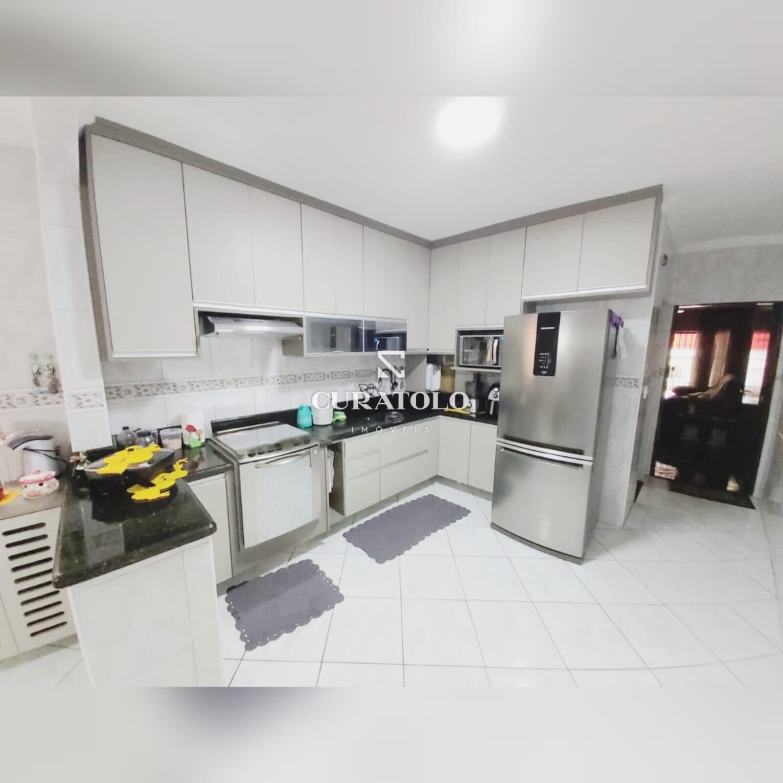 Viva com conforto e espaço: Sua nova casa no Jd Rodolfo Pirani com 3 Dorms 3 Vagas e Ambientes amplos e bem iluminados