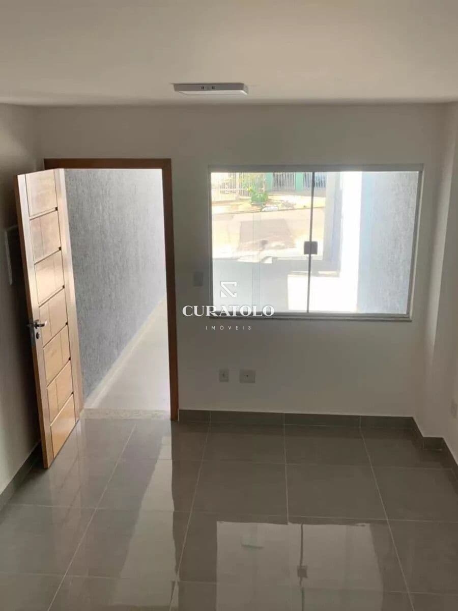 Venha conhecer a casa ideal para viver com conforto no Parque São Lucas: Casa com 3 quartos, 2 vagas e quintal com churrasqueira a 5 min da Estação São Lucas