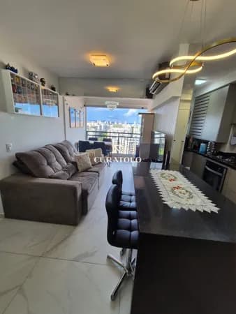 Apartamento à venda com 70 m², 2 quartos, varanda e vaga na Vila Adalgisa, São Paulo.