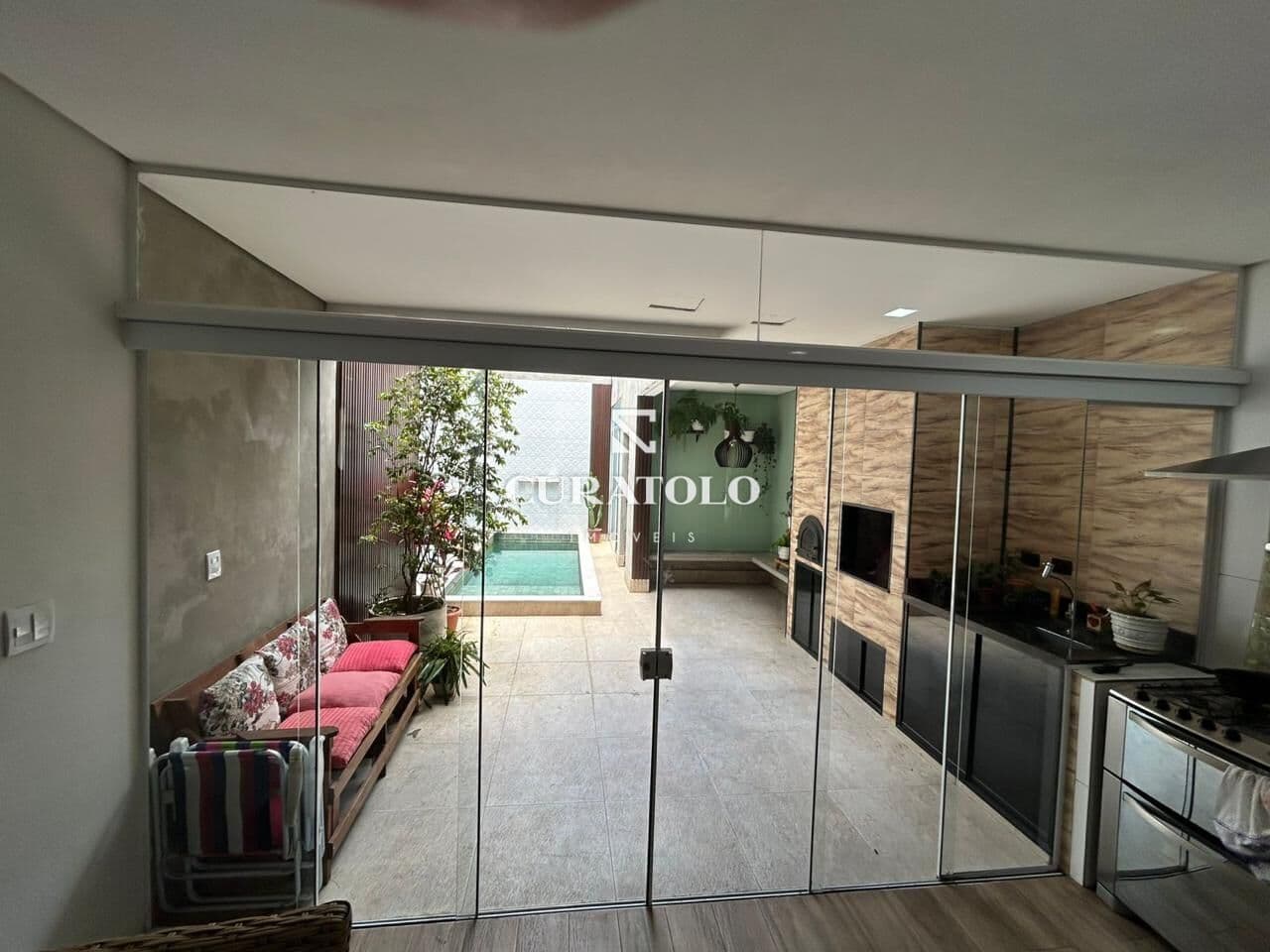Casa/sobrado à venda com 310m², 3 quartos, área gourmet, piscina aquecida e 3 vagas, Mooca, em São Paulo.