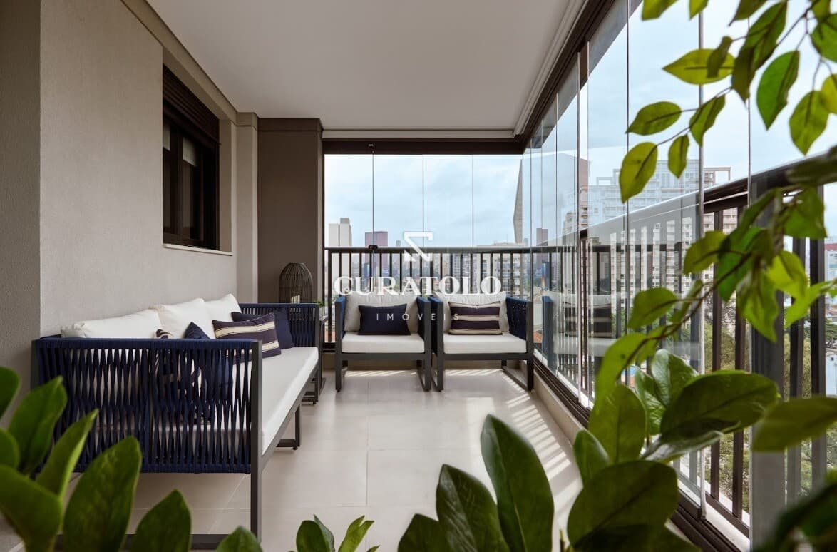 Apartamento pronto em Pinheiros, perfeito para moradia ou investimento com 2 Quartos, 1 suíte, 2 Vagas e varanda a 350 mts do Metrô Faria Lima