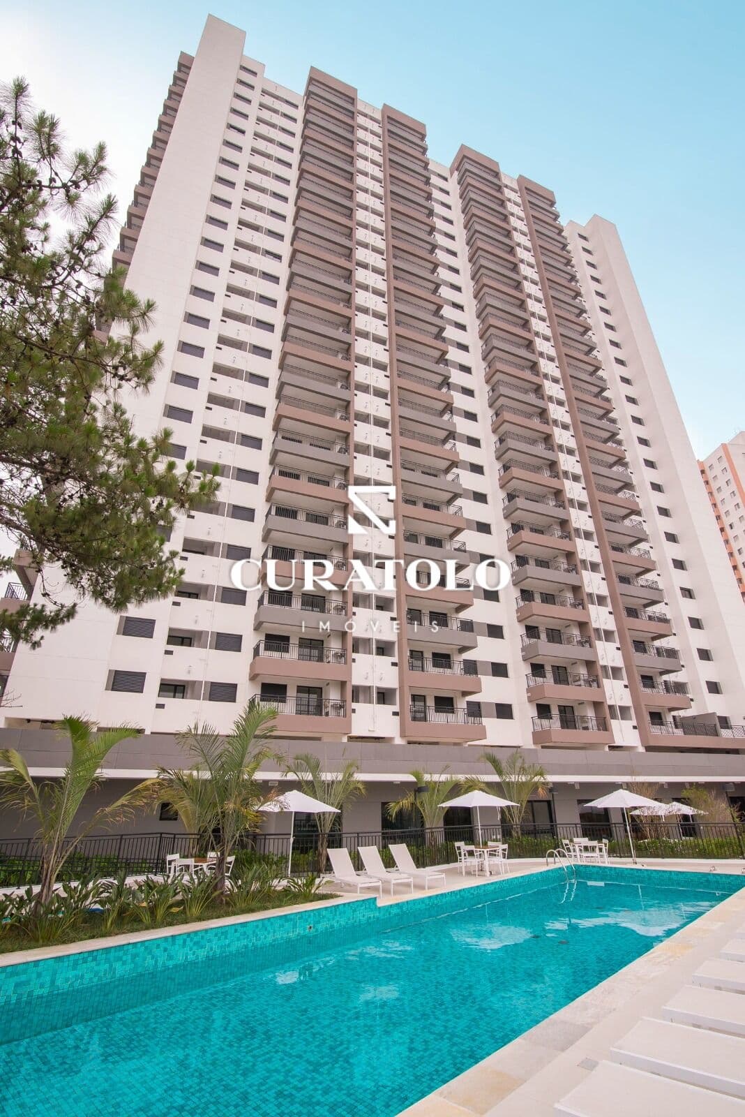 Viva em estilo e conforto: Apartamento na Vila Matilde com 2 Dormitórios, Suíte, Varanda e Vaga em condomínio com lazer completo esperando por você!