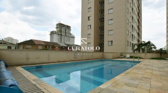 Apartamento à venda, de 2 quartos com 1 vaga e varanda na Mooca